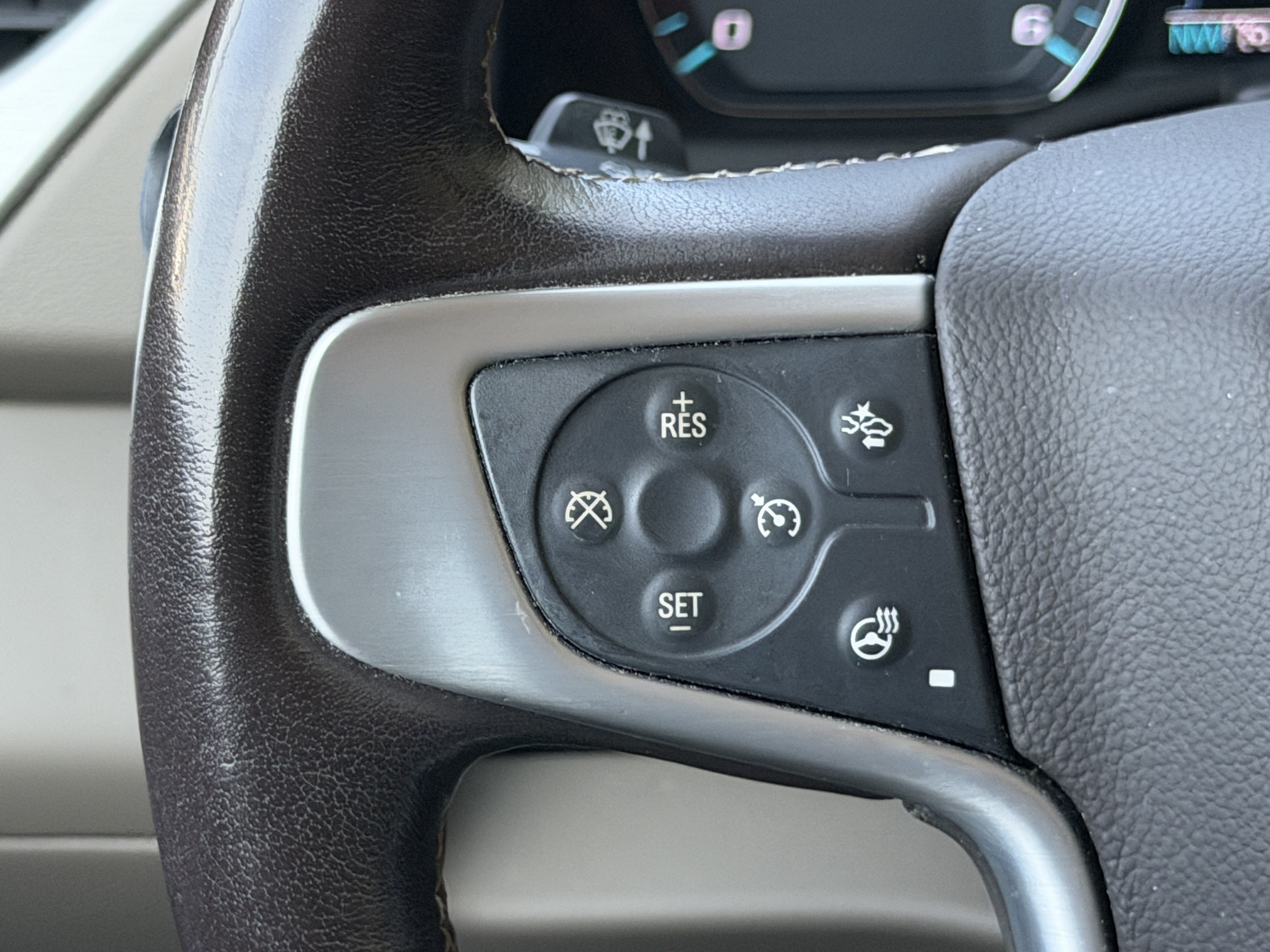 Used 2018 GMC Yukon SLT w/ Premium Edition RWD image 20