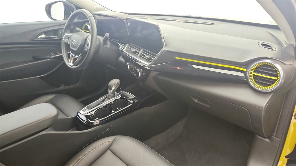 Used 2024 Chevrolet Trax ACTIV w/ Driver Confidence Package image 30