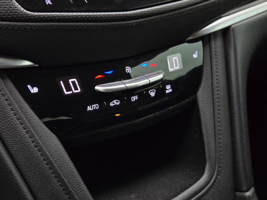 Used 2018 Cadillac XT5 Luxury w/ Driver Awareness Package image 20