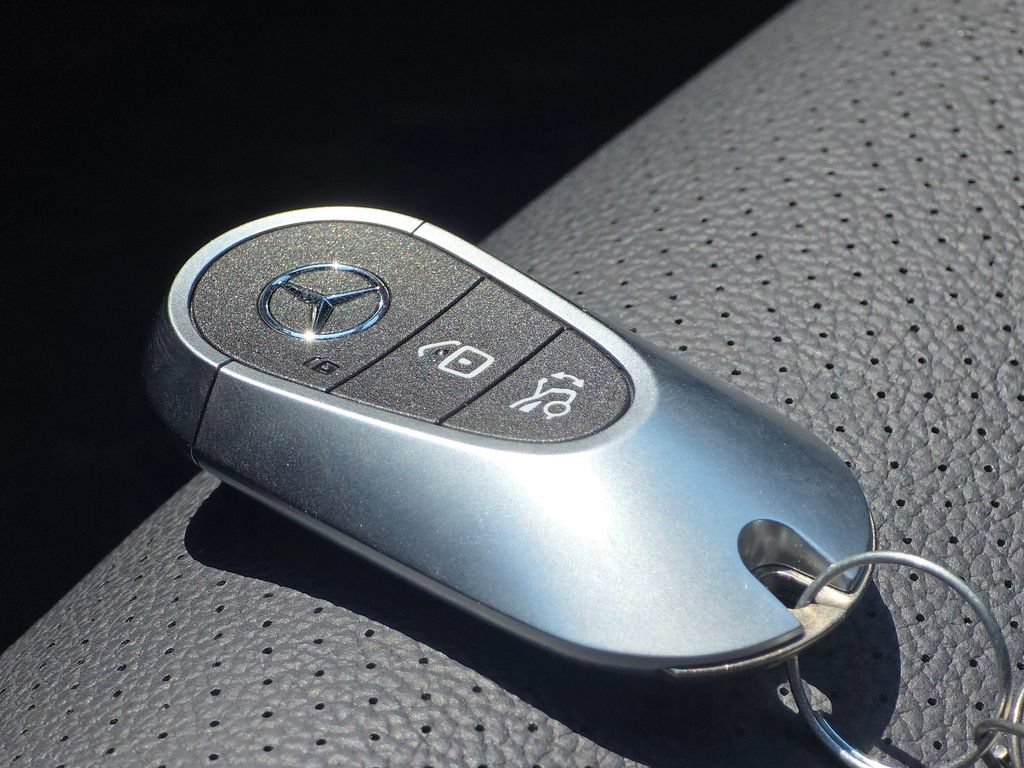 Used 2023 Mercedes-Benz C 300 4MATIC Sedan image 37