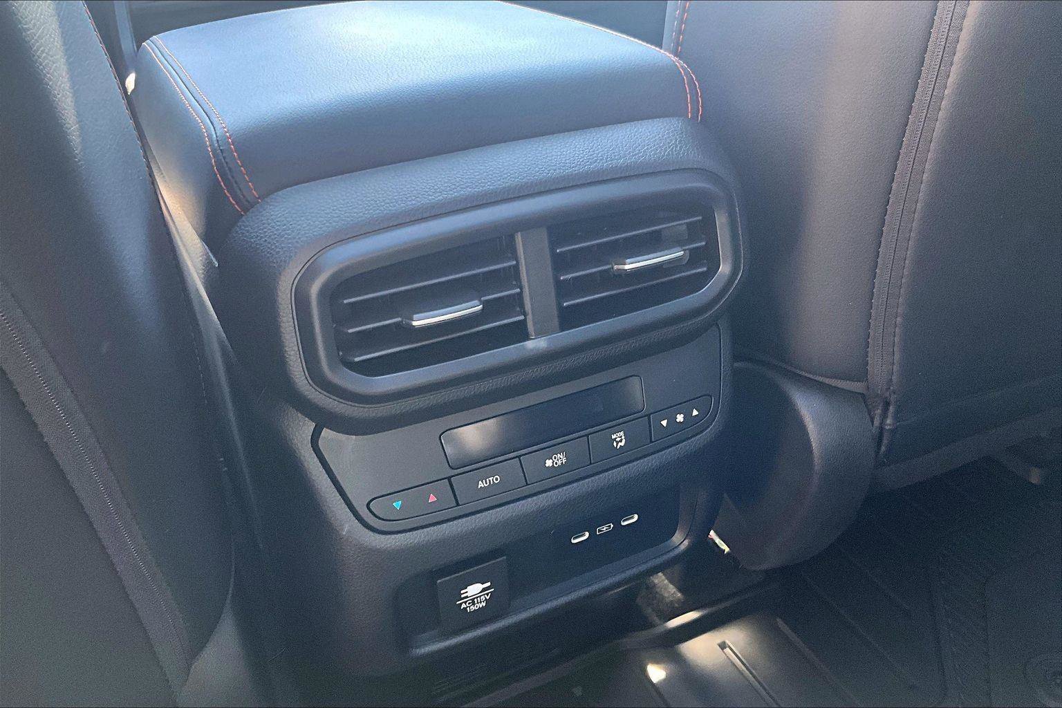 Used 2025 Honda Pilot TrailSport image 35