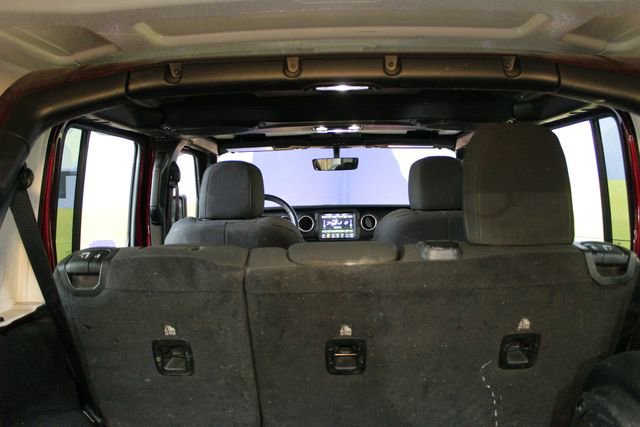 Used 2021 Jeep Wrangler Unlimited Sahara AWD/4WD image 14