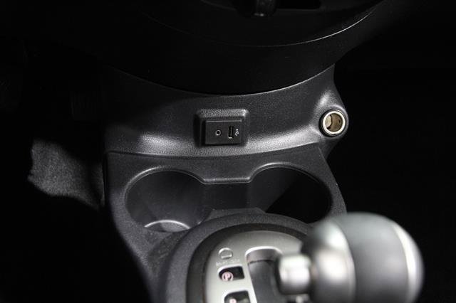 Used 2017 Nissan Versa SV image 11