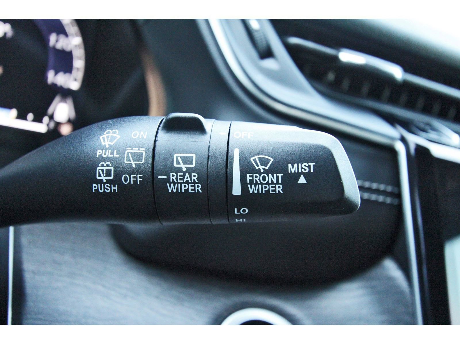 Used 2025 Jeep Grand Cherokee L Limited w/ Black Appearance Package image 23