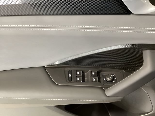 Certified 2025 Volkswagen Tiguan SE R-Line AWD/4WD image 19