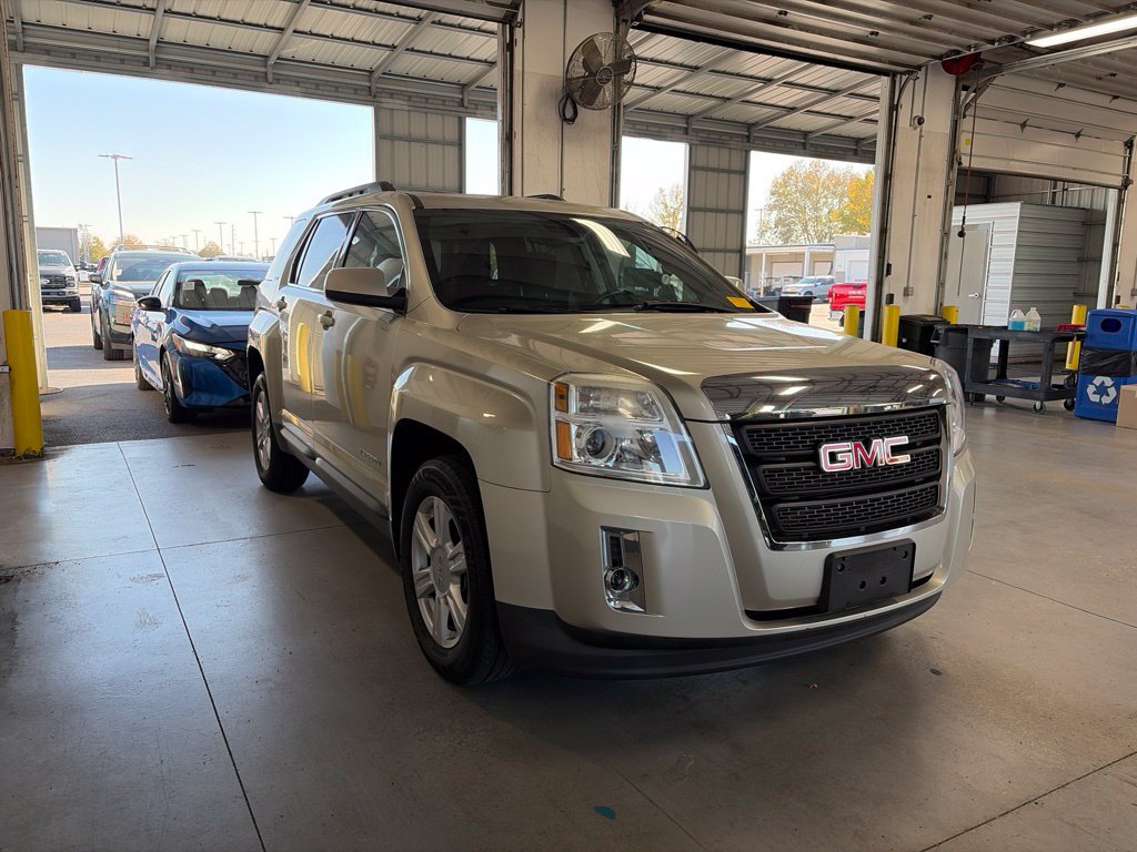 Used 2015 GMC Terrain SLE w/ Convenience Package FWD image 1