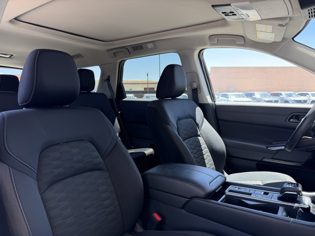 Used 2025 Nissan Pathfinder SV w/ SV Premium Package FWD image 42
