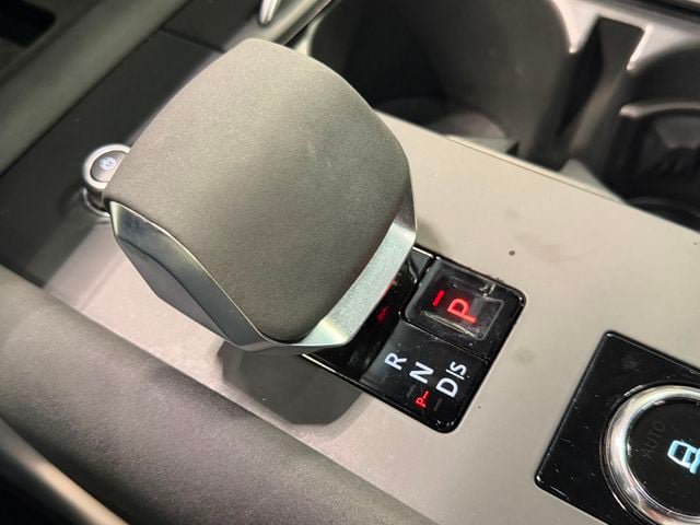 Used 2021 Land Rover Discovery HSE R-Dynamic AWD/4WD image 38