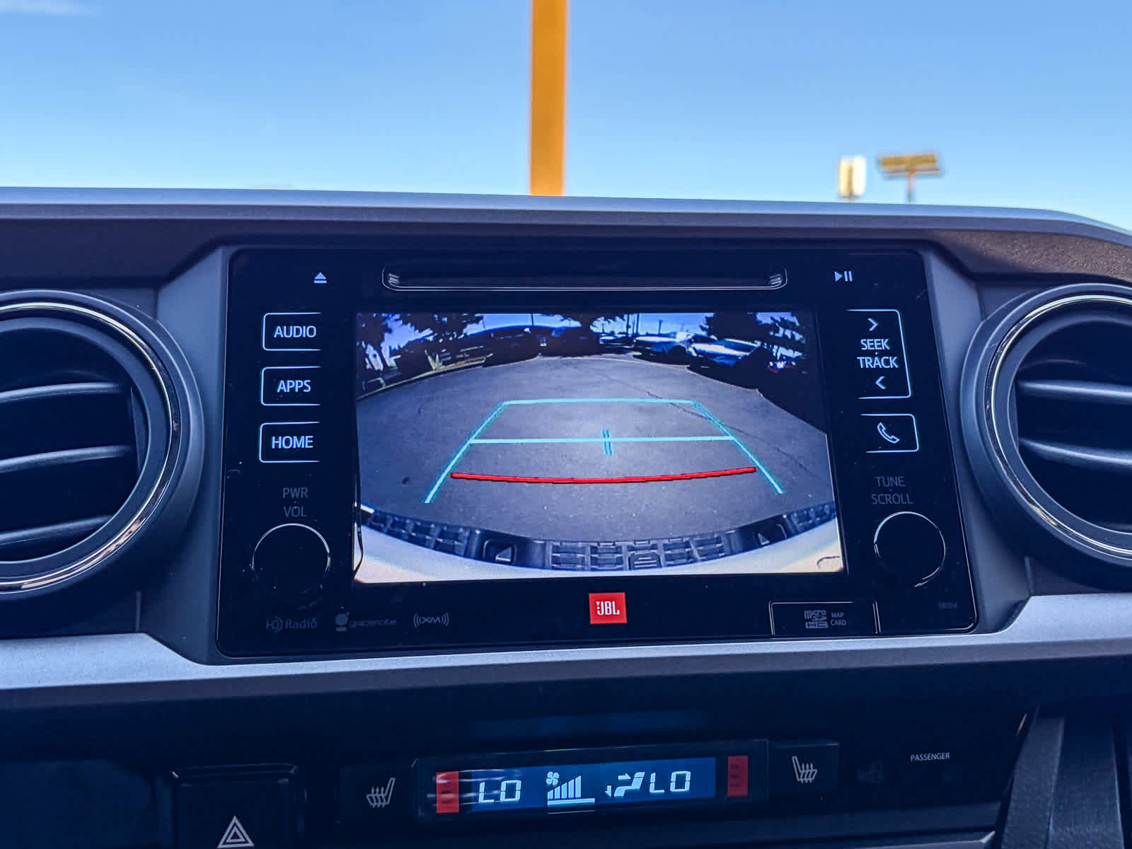 Used 2016 Toyota Tacoma TRD Sport AWD/4WD image 24