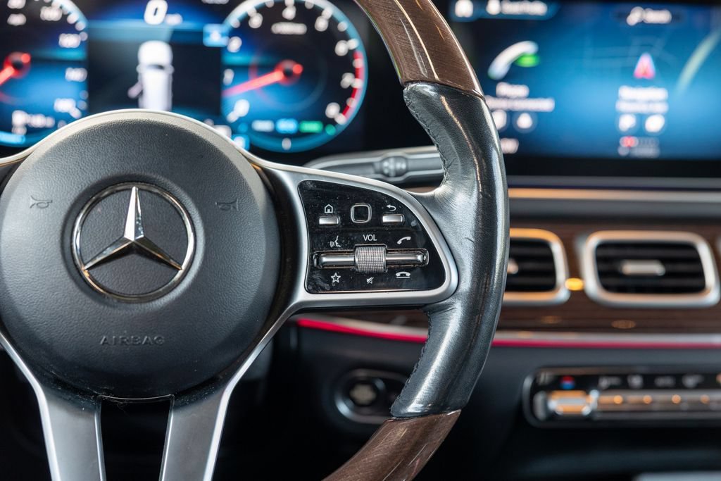 Used 2021 Mercedes-Benz GLS 580 4MATIC image 34
