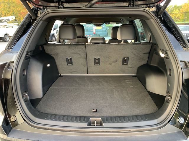 Used 2025 Chevrolet Equinox ACTIV w/ Safety and Technology Package image 13