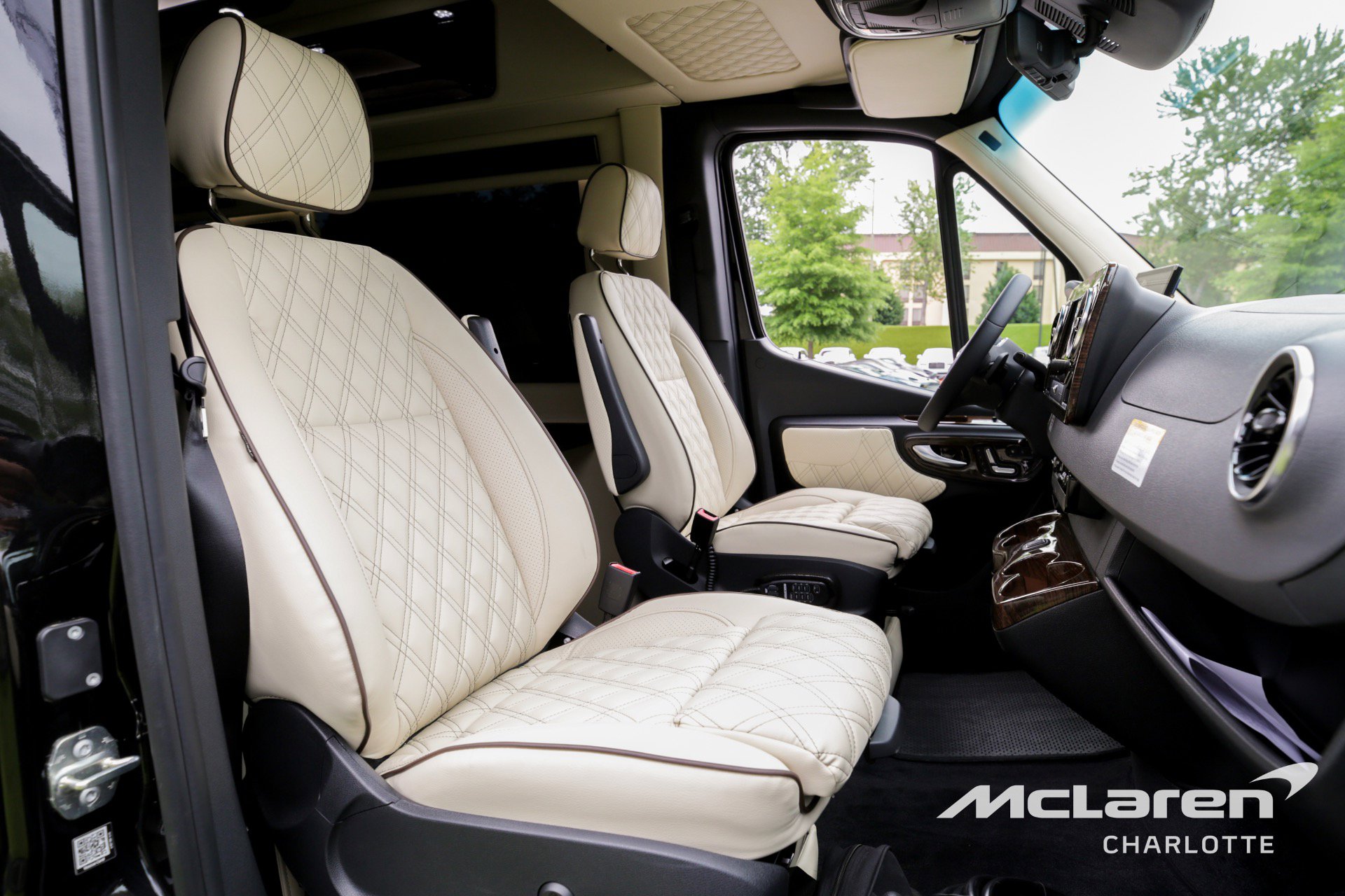 Used 2023 Mercedes-Benz Sprinter 3500 image 18