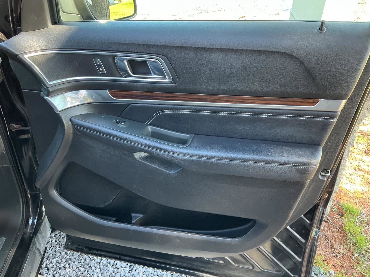 Used 2018 Ford Explorer Limited AWD/4WD image 24