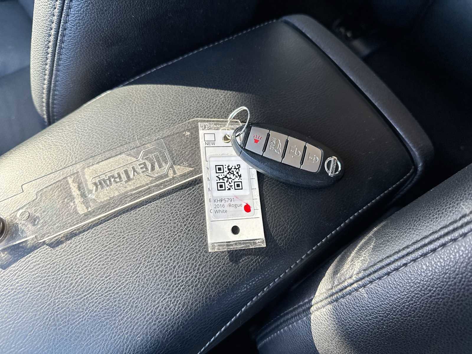 Used 2016 Nissan Rogue SL w/ SL Premium Package image 34