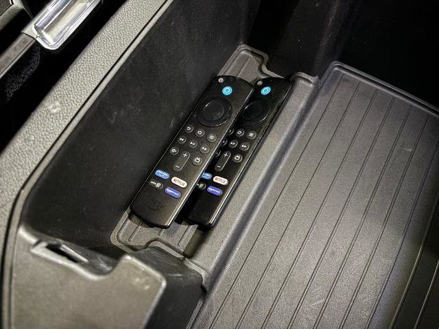 Used 2023 GMC Yukon XL Denali w/ Denali Reserve Package image 15