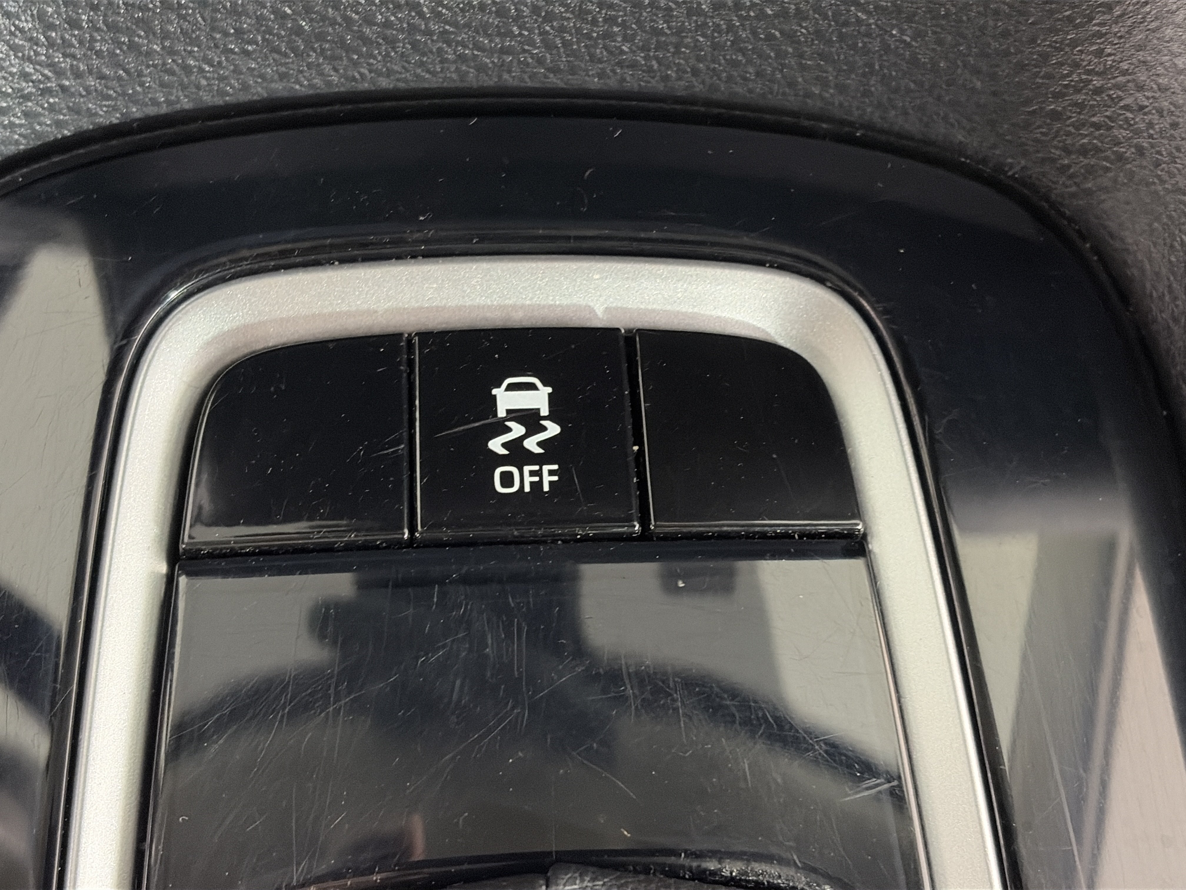 Used 2024 Toyota Corolla LE FWD image 24