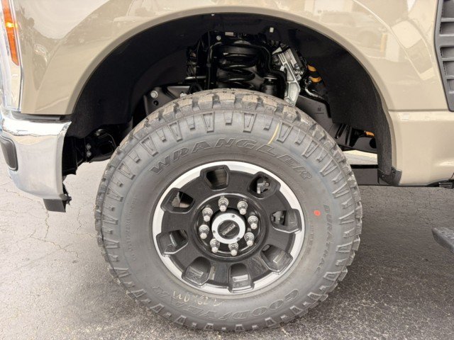 New 2027 Ford F250 King Ranch w/ Tremor Off-Road Package AWD/4WD image 37