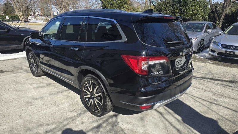 Used 2020 Honda Pilot Elite image 3