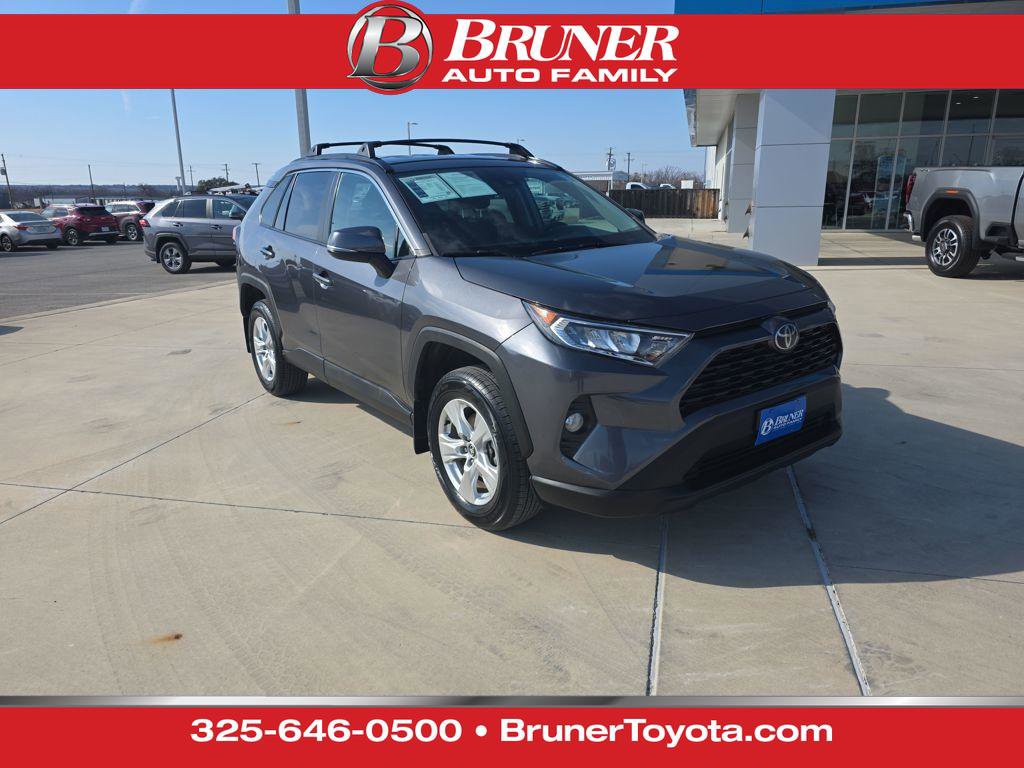 Used 2021 Toyota RAV4 XLE image 1
