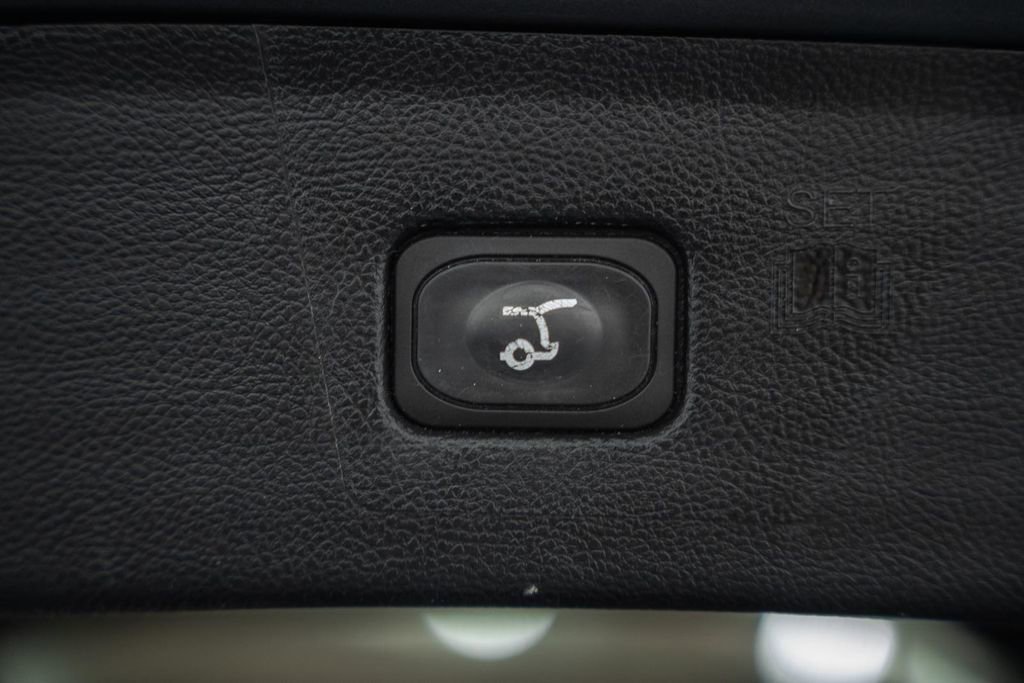 Certified 2022 Ford Edge SEL w/ Convenience Package image 12