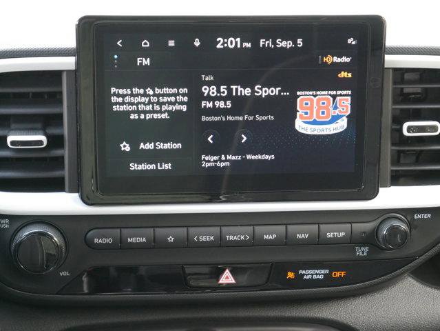 Used 2023 Hyundai Venue Limited image 16