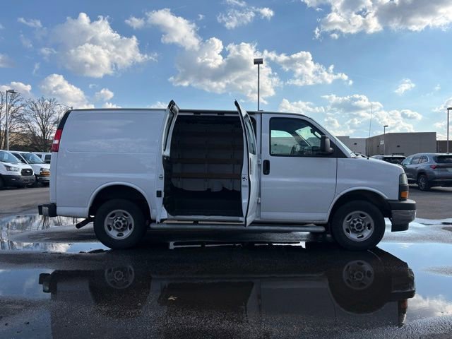 Used 2024 GMC Savana 2500 w/ Driver Convenience Package image 11
