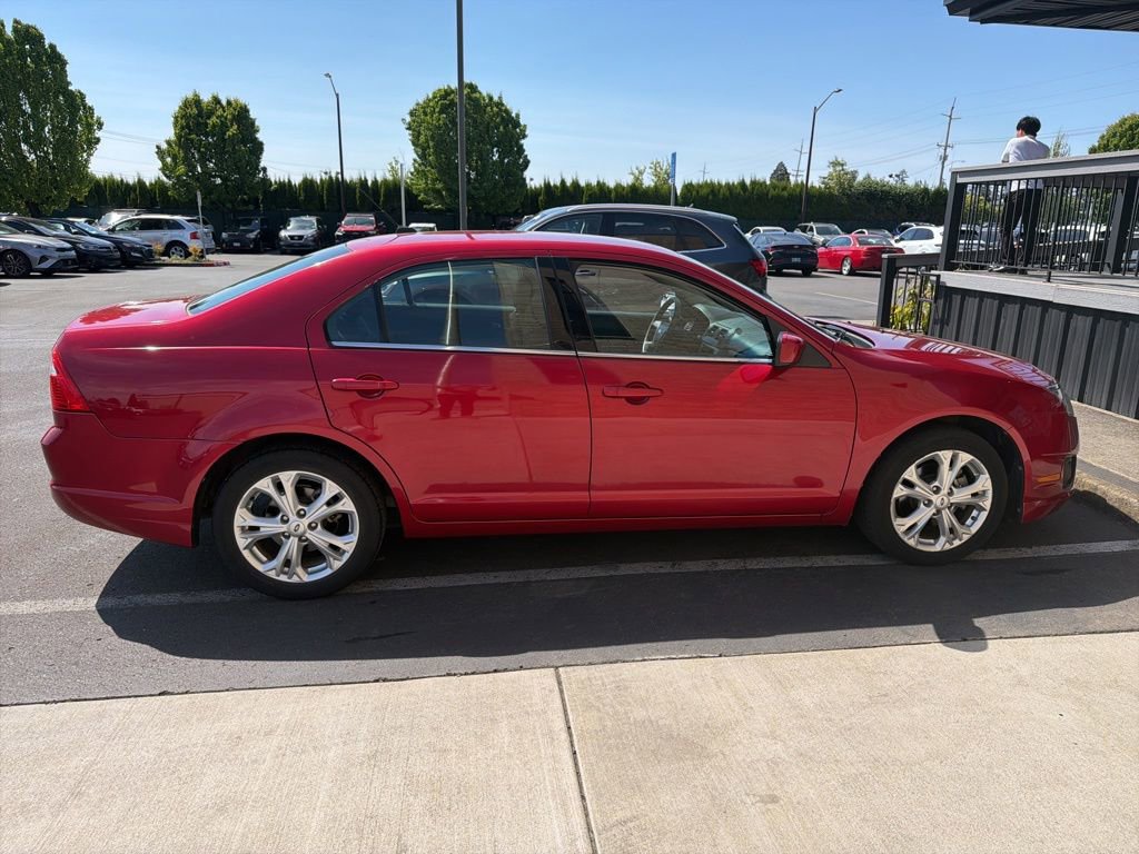 Used 2012 Ford Fusion SE FWD image 2