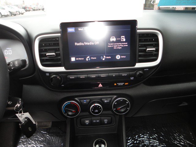Used 2023 Hyundai Venue SE image 6