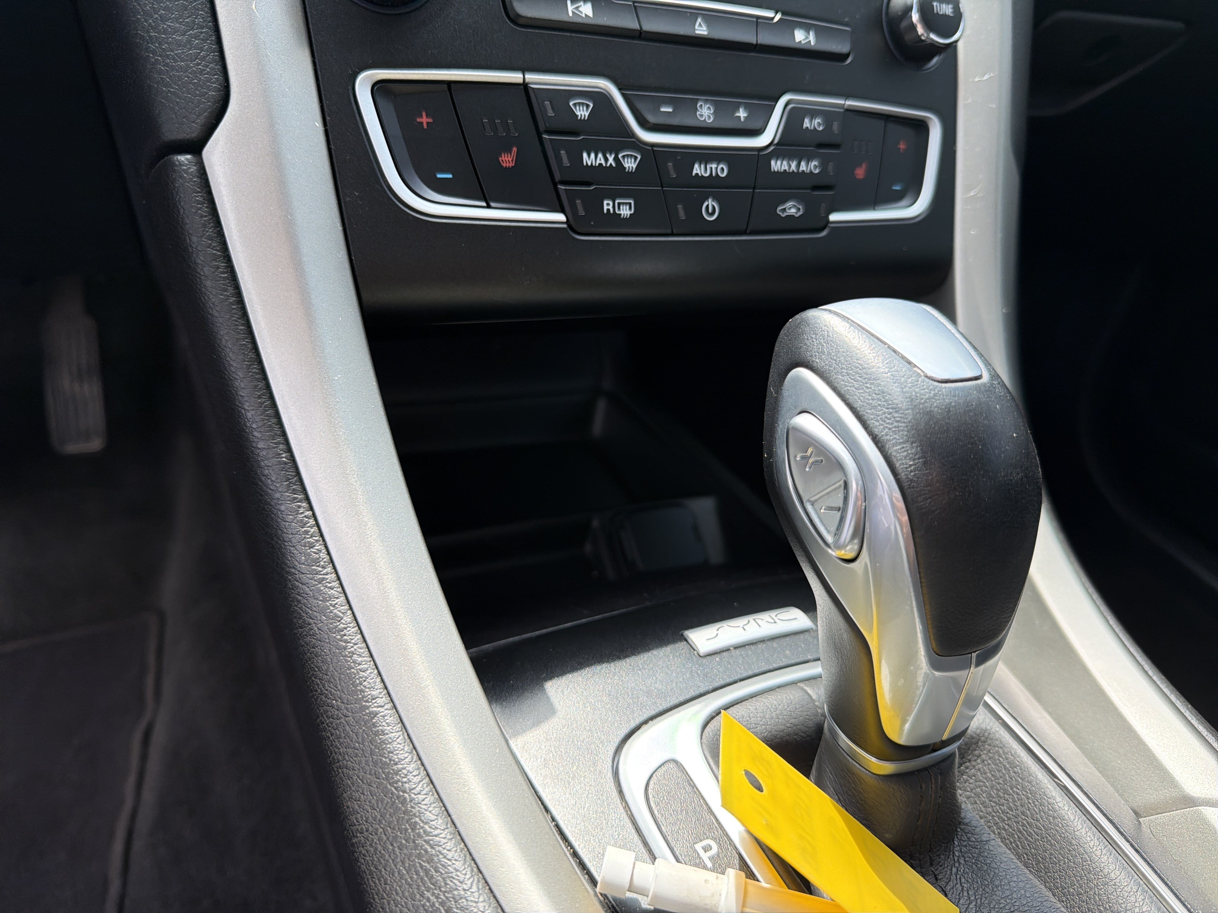 Used 2016 Ford Fusion SE w/ Equipment Group 202A FWD image 32
