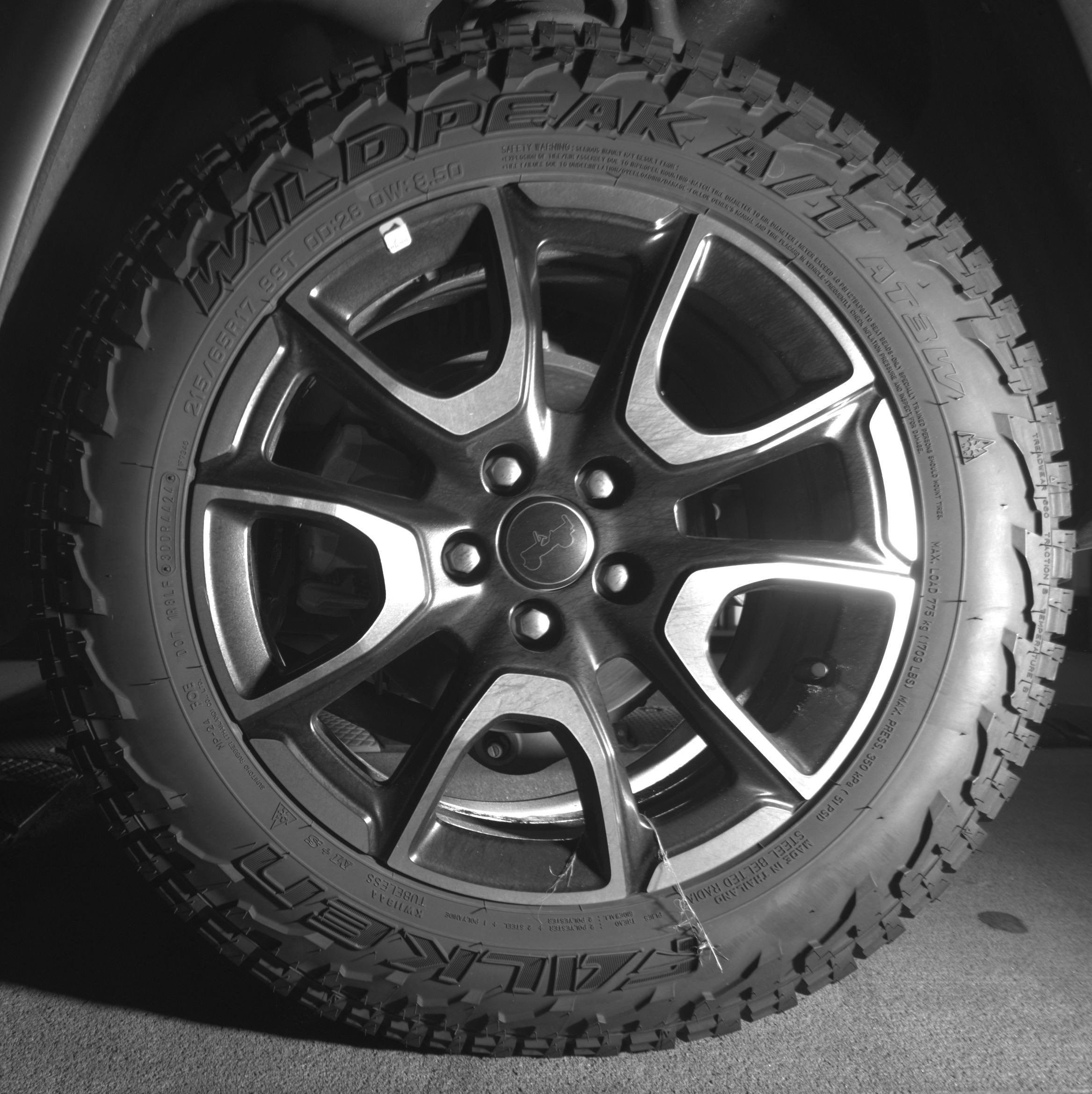 Used 2025 Jeep Compass Trailhawk AWD/4WD image 14