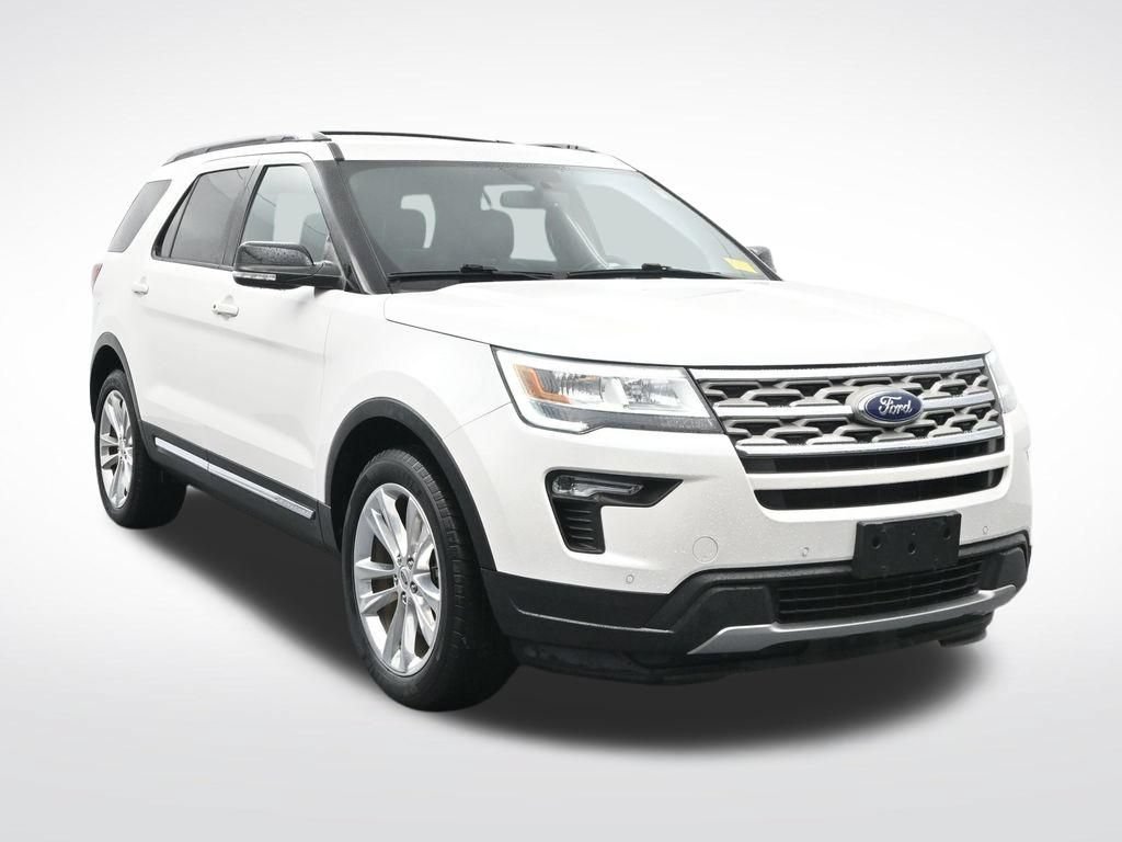 Used 2018 Ford Explorer XLT w/ Equipment Group 202A AWD/4WD image 3