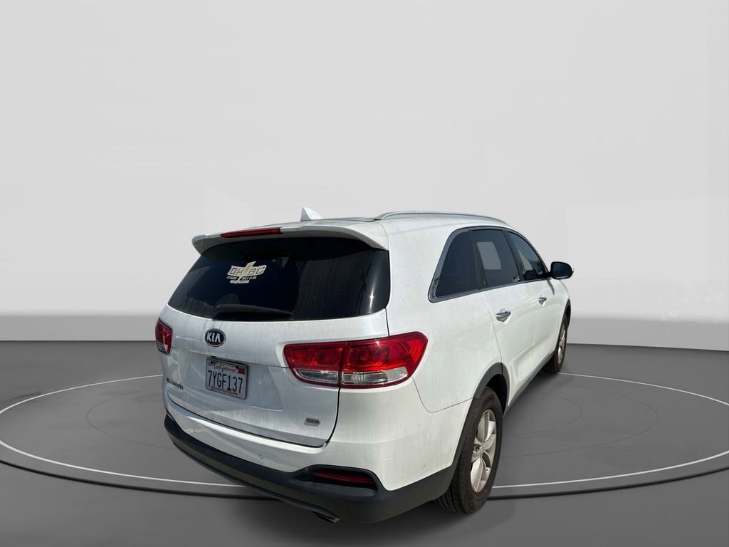 Used 2017 Kia Sorento LX image 6