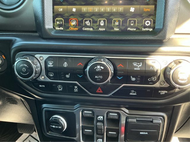 Used 2023 Jeep Gladiator Sport AWD/4WD image 33