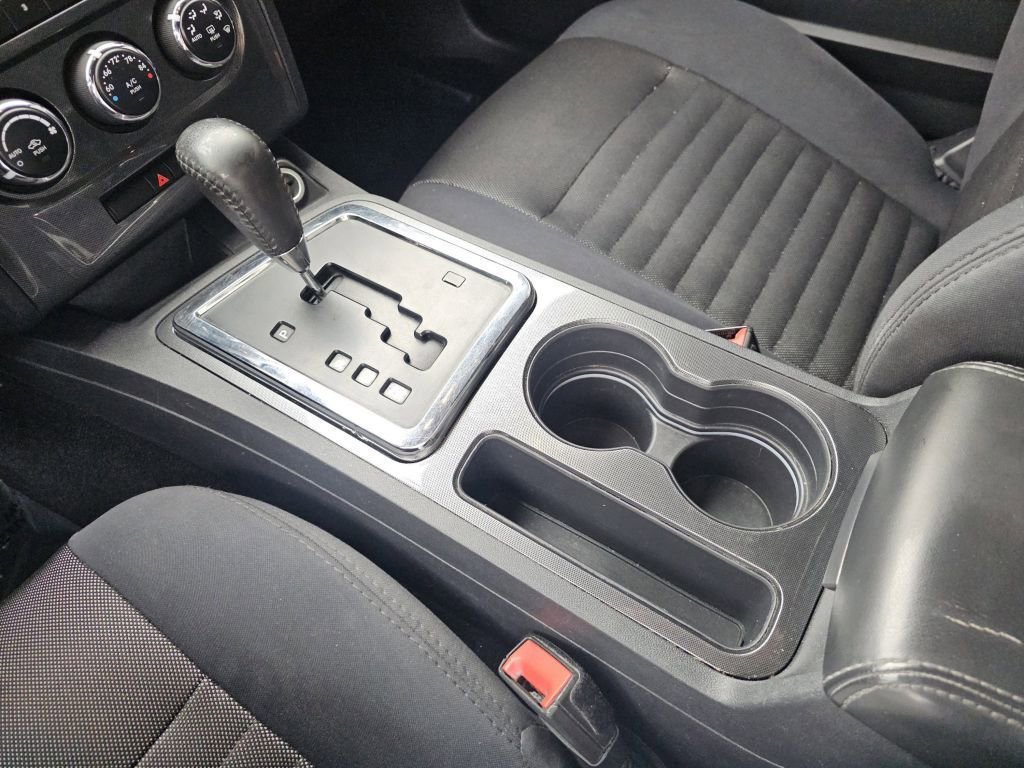 Used 2014 Dodge Challenger SXT image 32