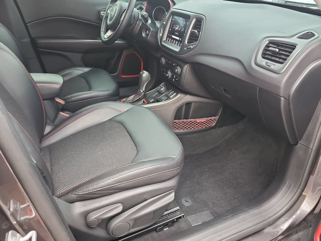Used 2019 Jeep Compass Trailhawk w/ Cold Weather Group AWD/4WD image 21