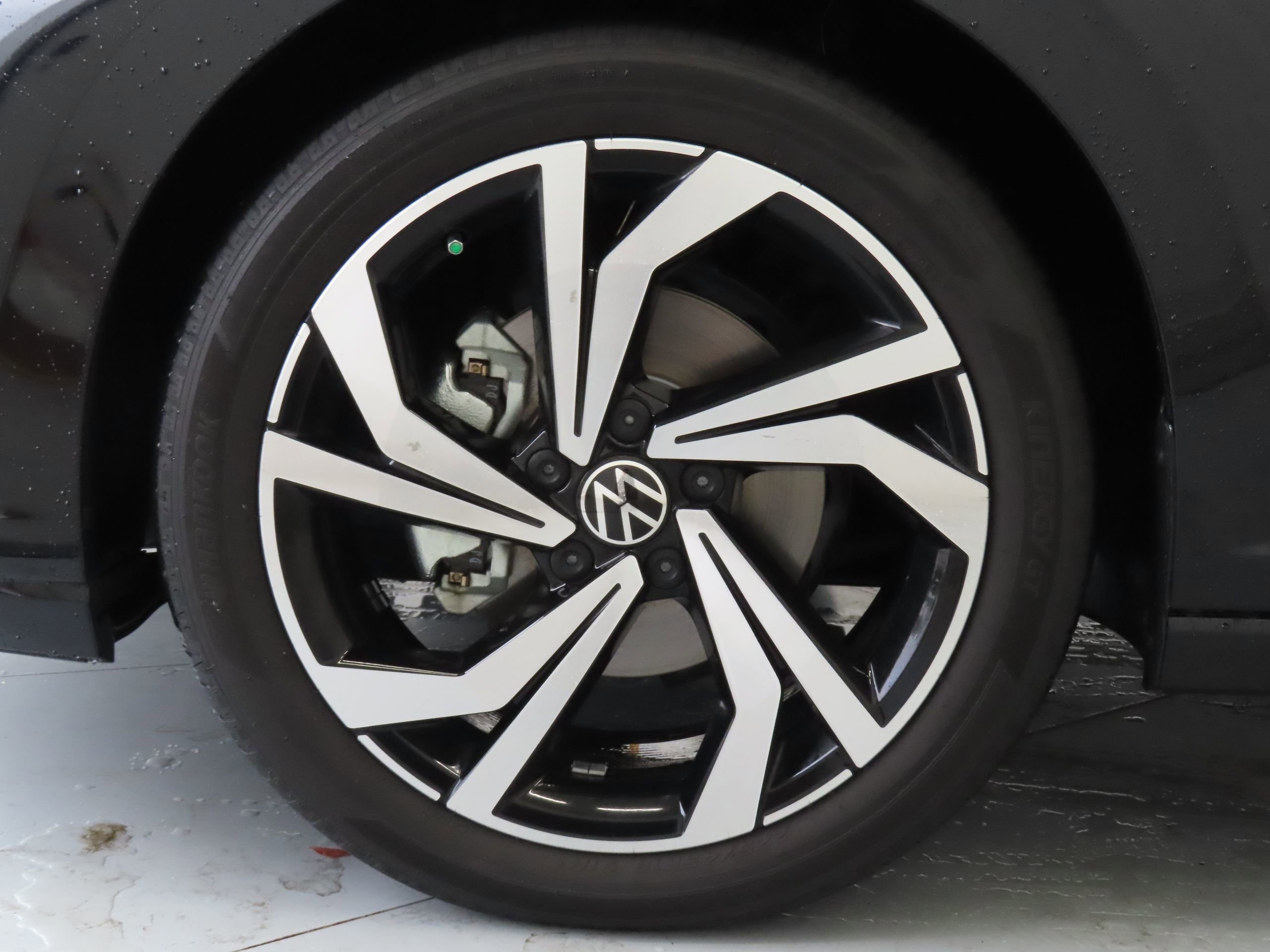 New 2025 Volkswagen Jetta SEL FWD image 24