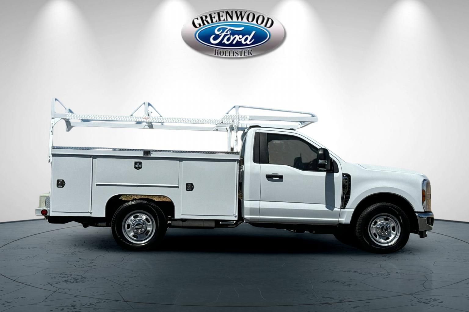 New 2025 Ford F350 XL w/ XL Chrome Package RWD image 3