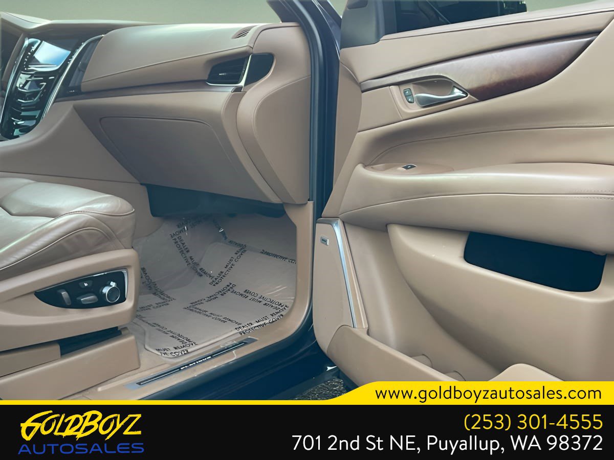 Used 2017 Cadillac Escalade ESV Platinum image 39