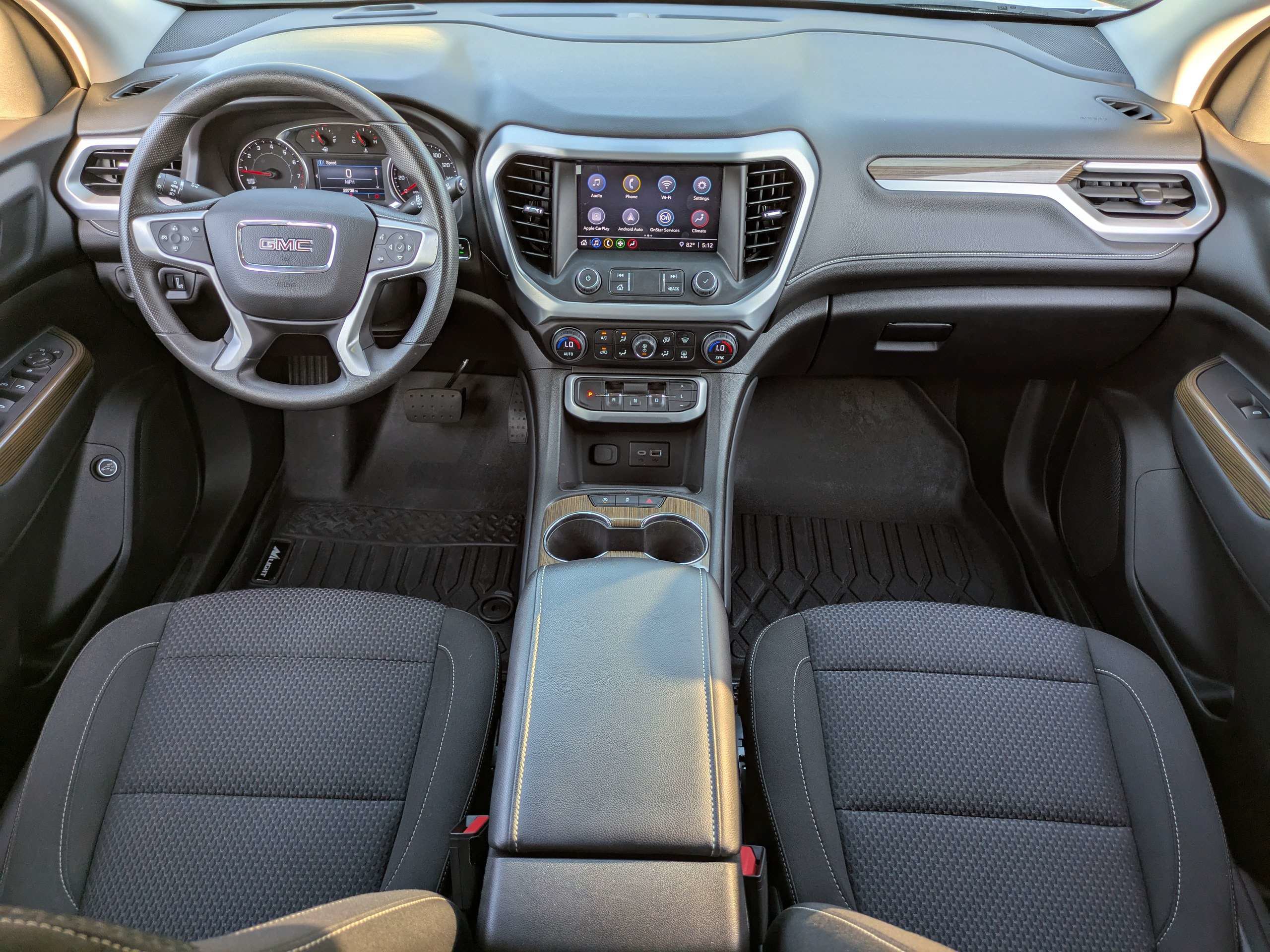 Used 2023 GMC Acadia SLE w/ Driver Convenience Package FWD image 16