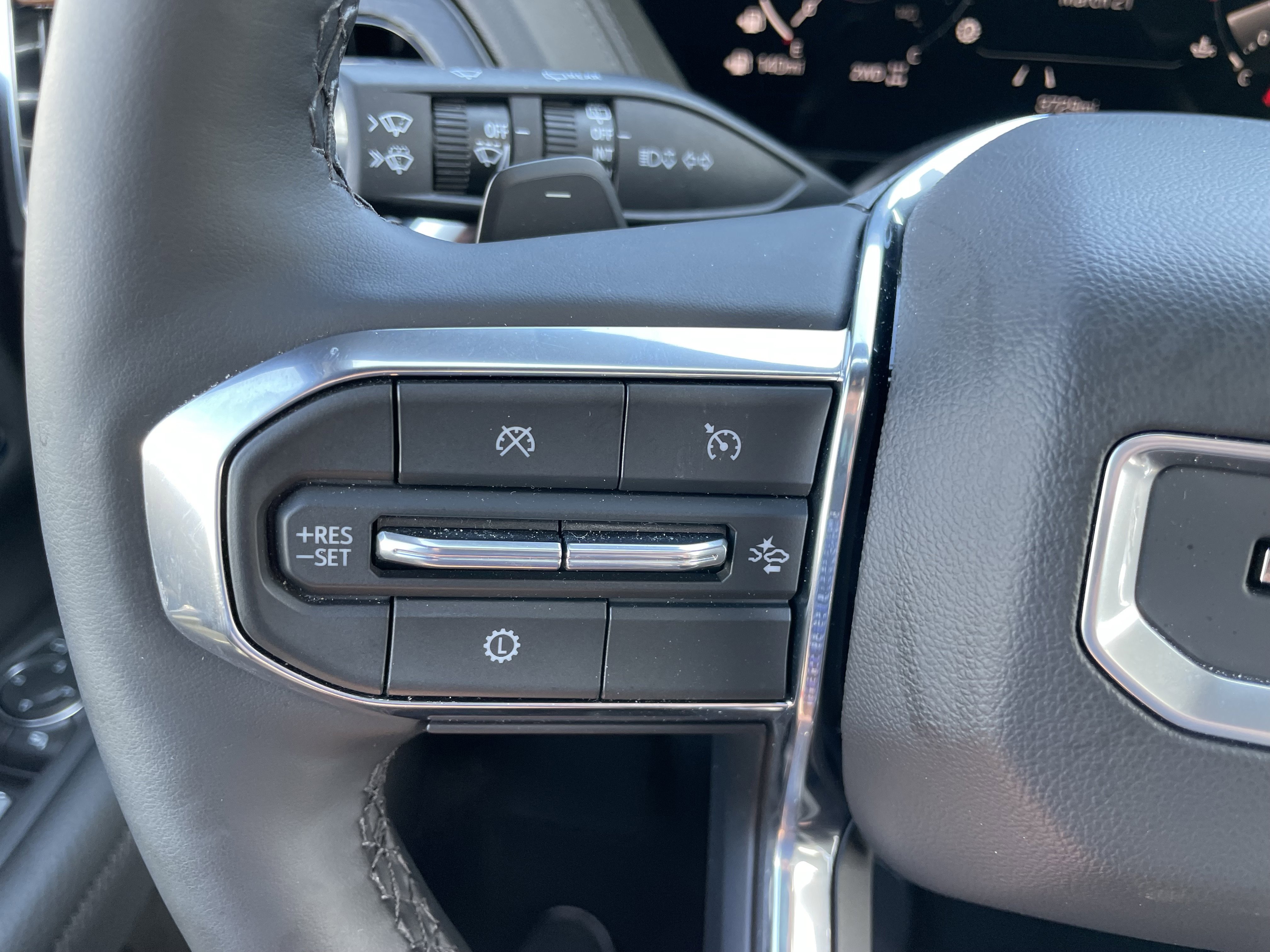 Used 2026 GMC Yukon Denali w/ Sun & Power Step Package image 12