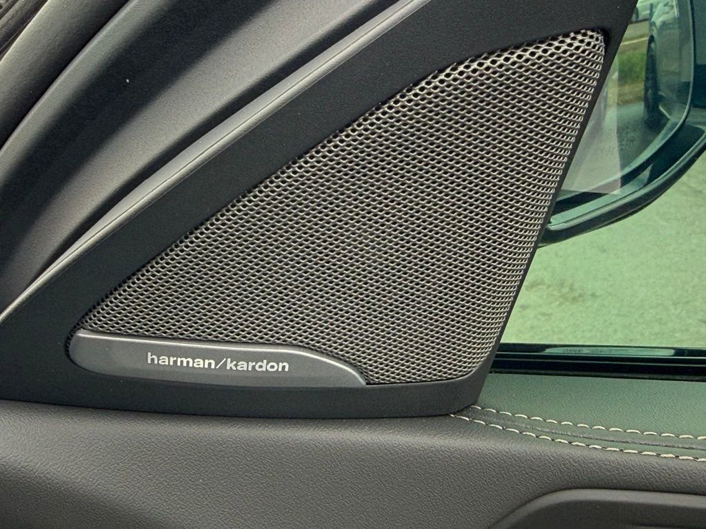 Used 2026 BMW X6 xDrive40i w/ Climate Comfort Package image 38