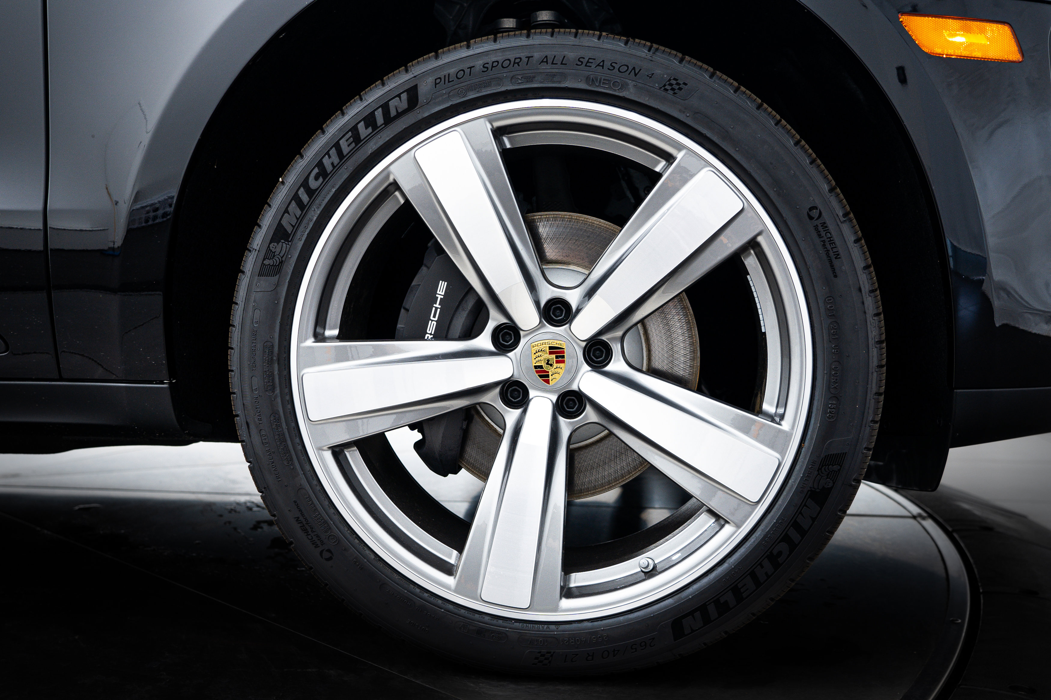 New 2025 Porsche Macan image 11