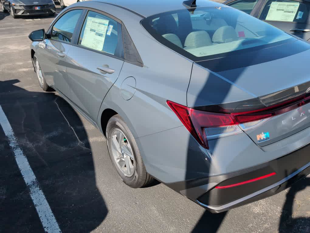 New 2026 Hyundai Elantra SE FWD image 16