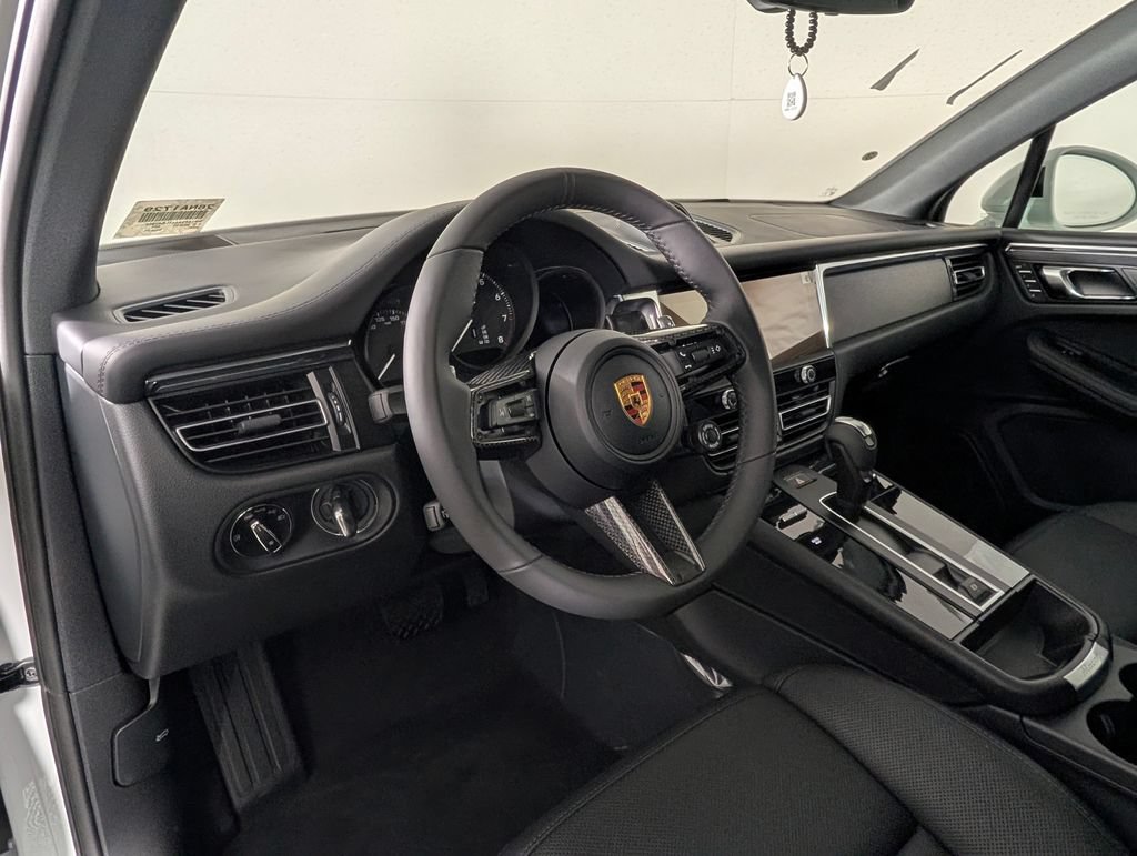New 2026 Porsche Macan GTS AWD/4WD image 4