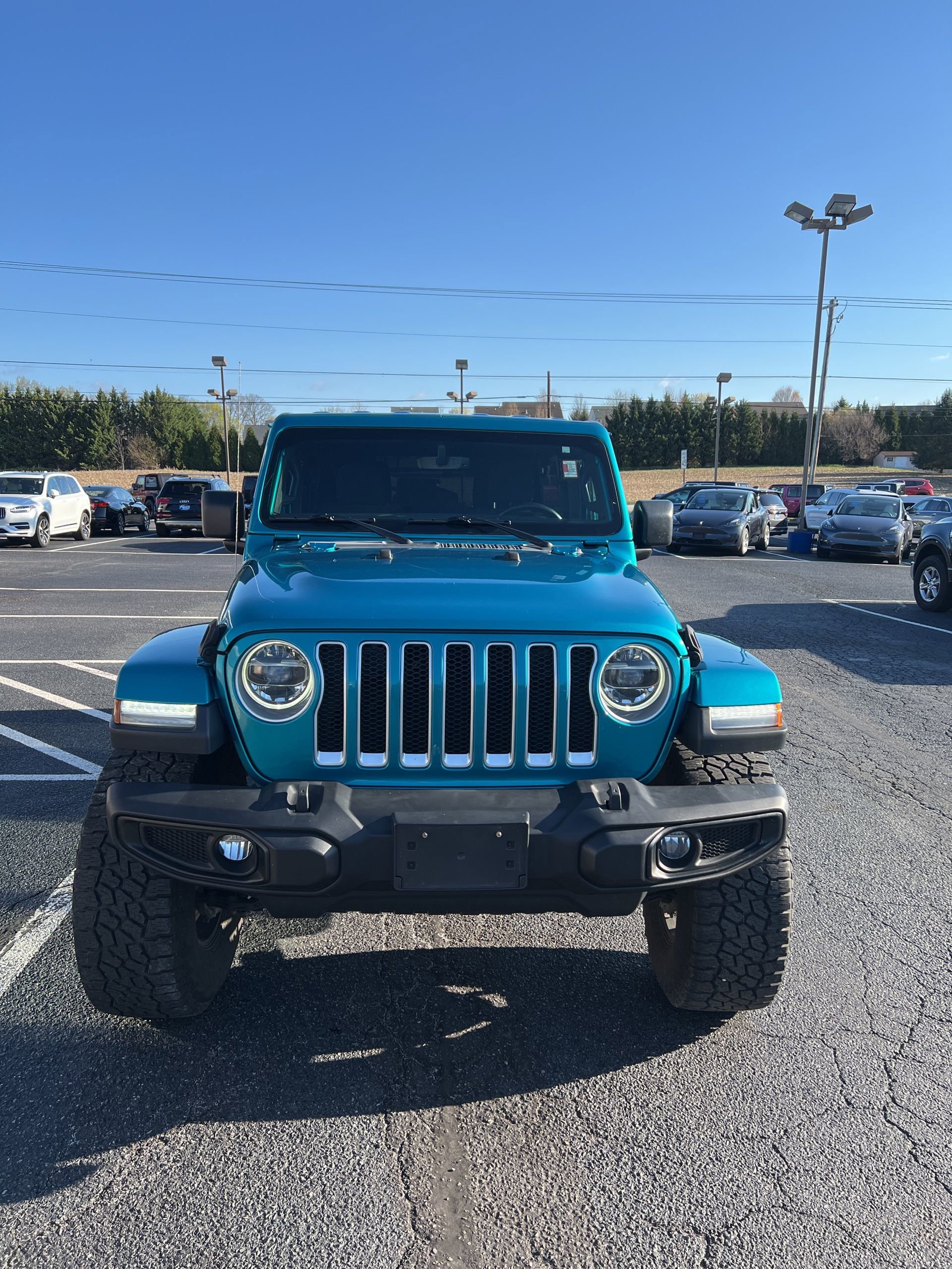 Used 2019 Jeep Wrangler Unlimited Sahara AWD/4WD image 9