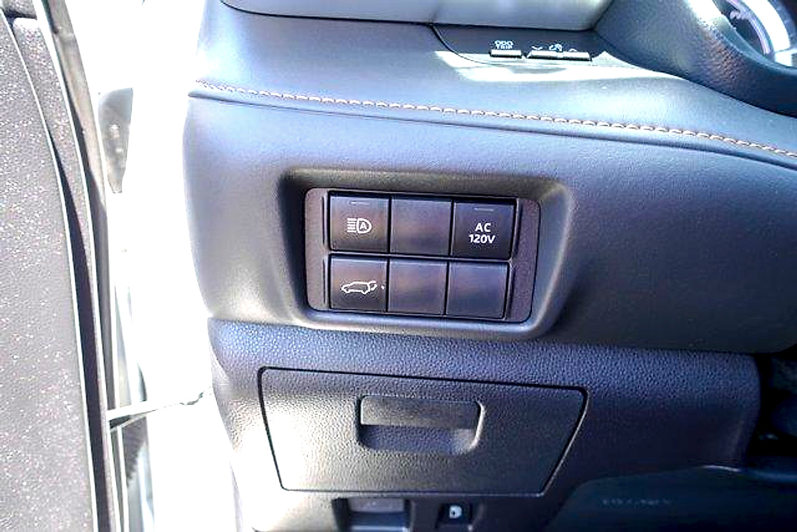 Used 2023 Toyota Highlander Bronze Edition AWD/4WD image 12