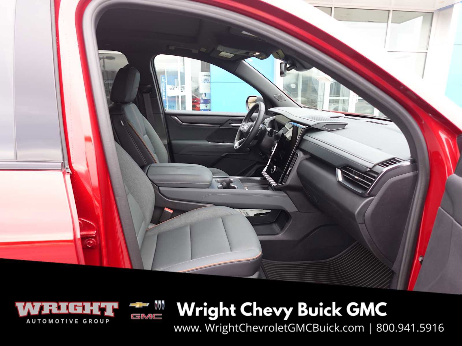 Used 2025 GMC Acadia AT4 w/ Luxury Package image 32