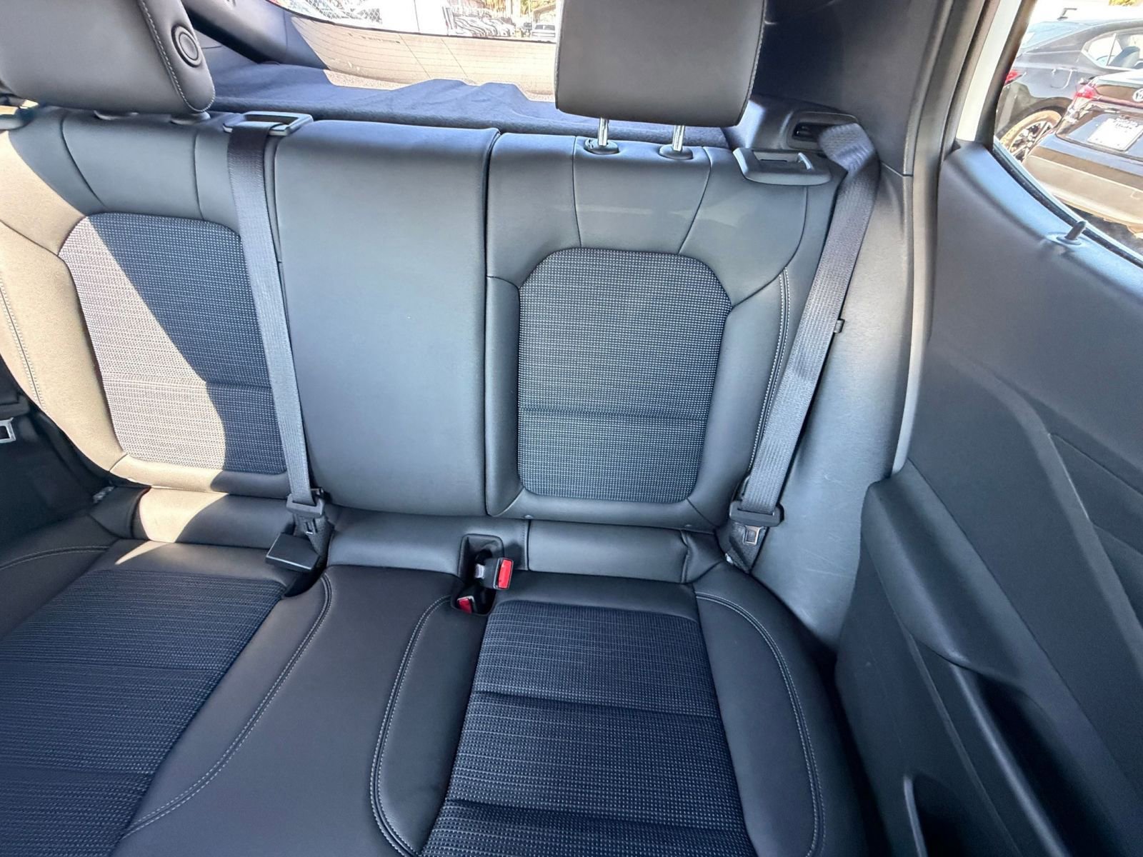 Used 2025 Buick Envista Preferred image 36