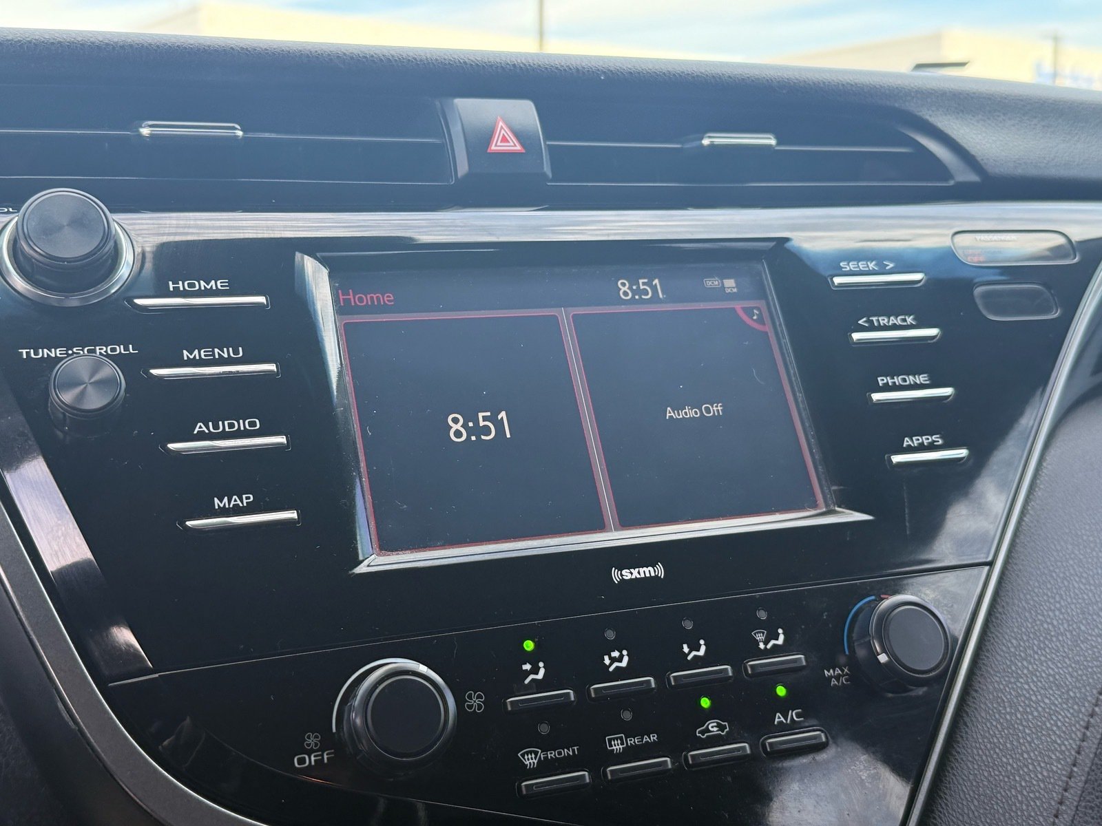 Used 2020 Toyota Camry LE w/ Carpet Mat Package FWD image 21