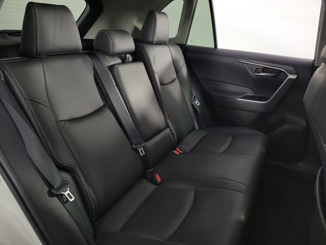 Used 2022 Toyota RAV4 XLE w/ Convenience Package FWD image 16